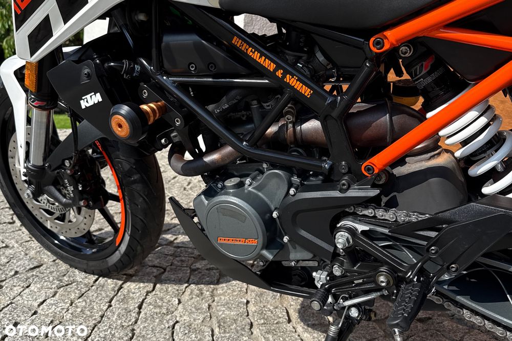 KTM Duke 125 - 22