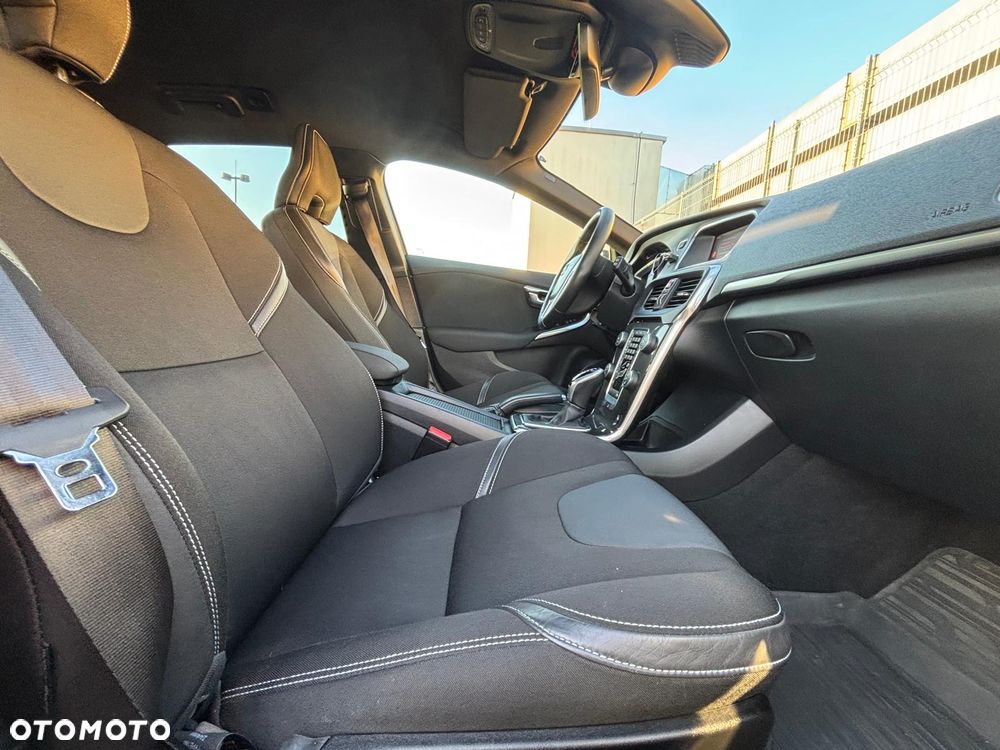 Volvo V40 T3 Drive-E Momentum - 14