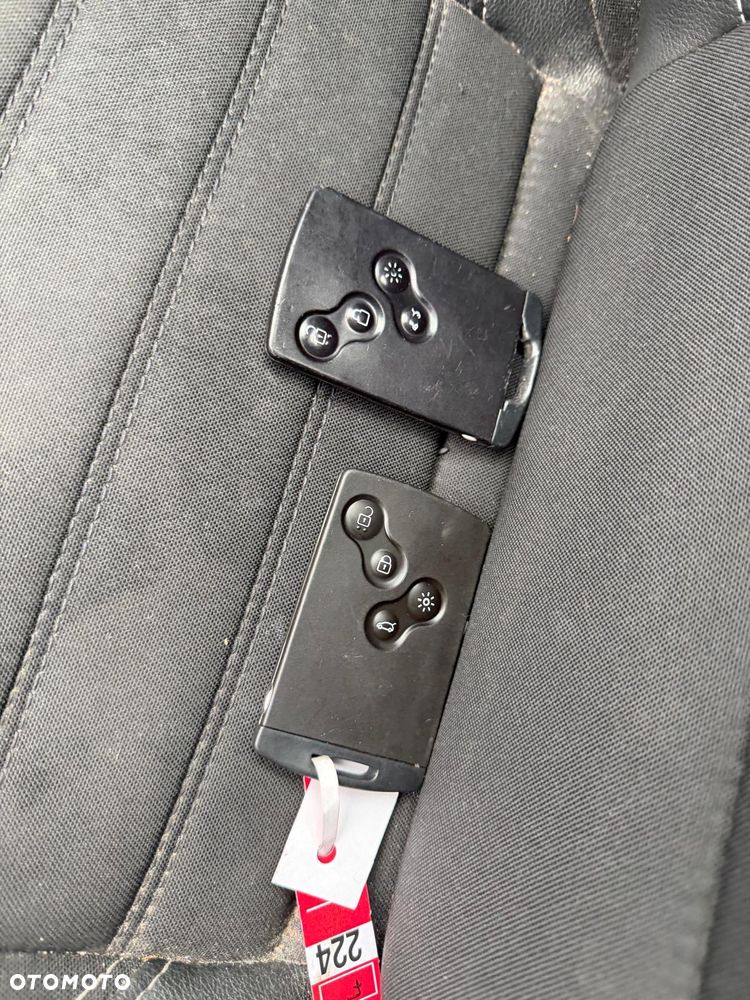 Renault Laguna dCi 110 FAP Limited - 16