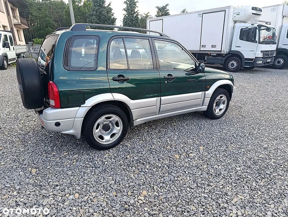 Suzuki Grand Vitara 2.0 - 7