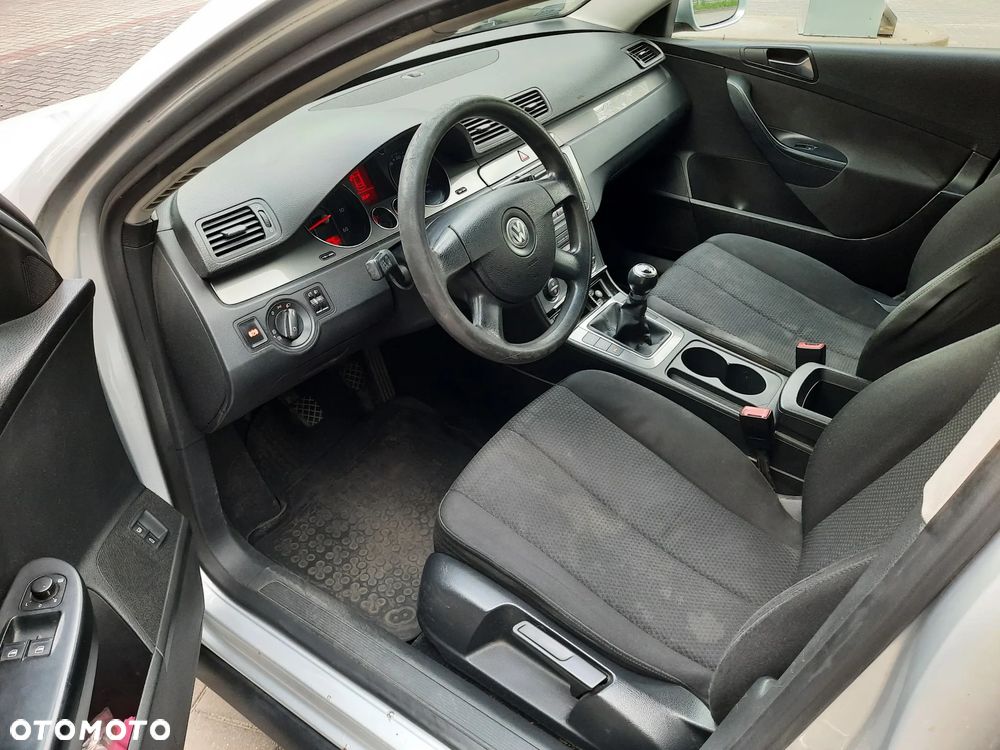 Volkswagen Passat 2.0 TDI Trendline - 11