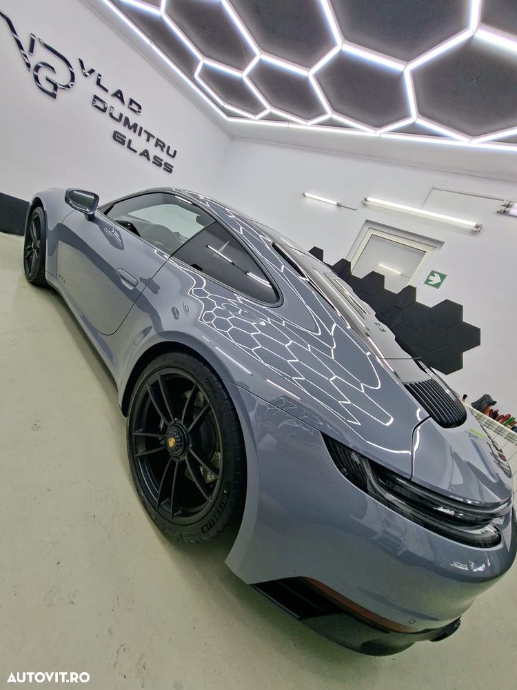 Porsche 911 4 GTS PDK - 4
