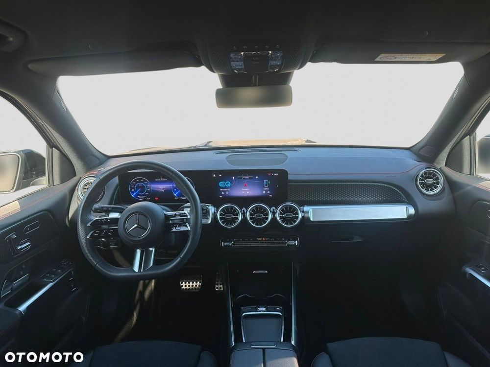 Mercedes-Benz EQB - 12