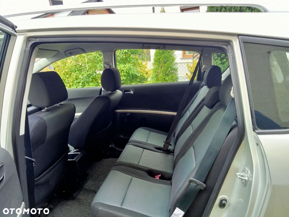 Toyota Corolla Verso - 6