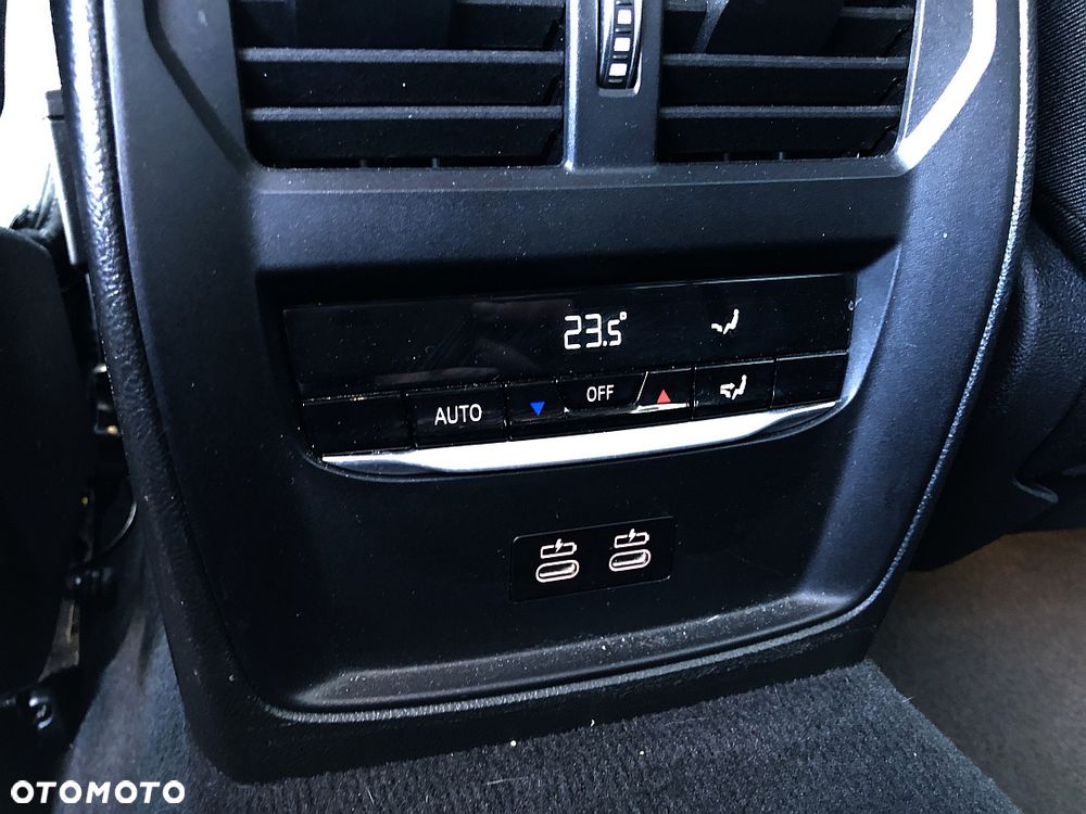 BMW Seria 3 318i Sport Line - 27
