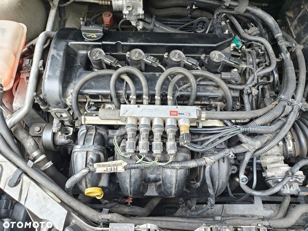 Ford Focus 2.0 16V Trend - 9