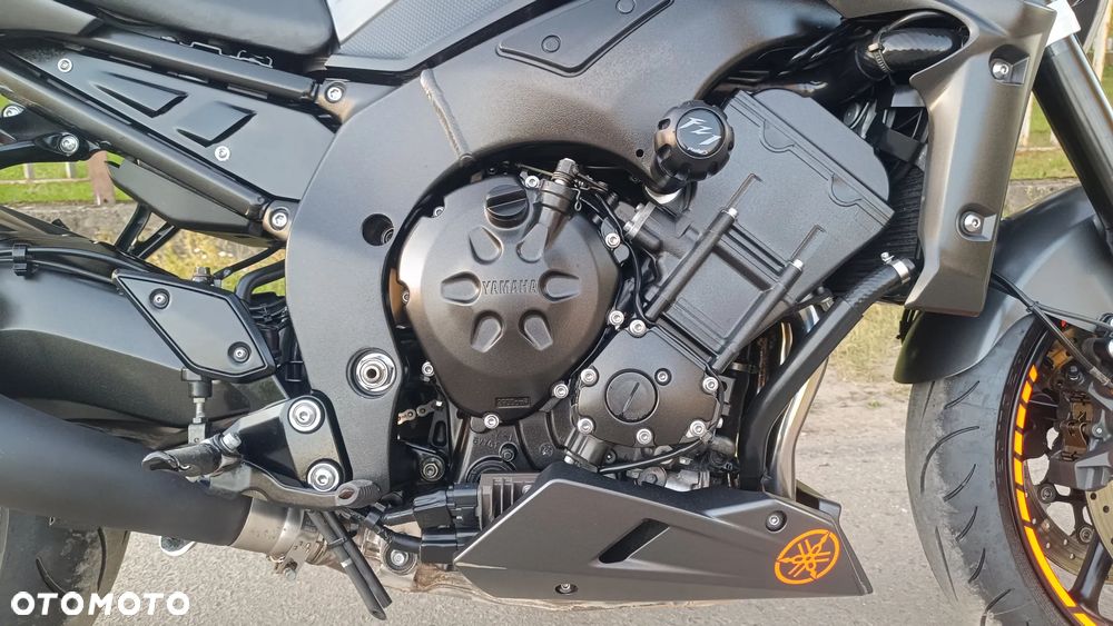 Yamaha FZ - 12