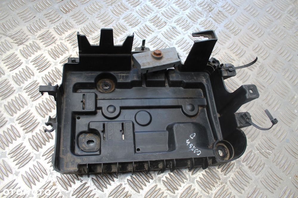 PODSTAWA AKUMULATORA OPEL CORSA D 1.3 CDTI 13296473 - 1