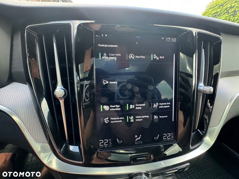 Volvo V60 D3 R-Design - 36