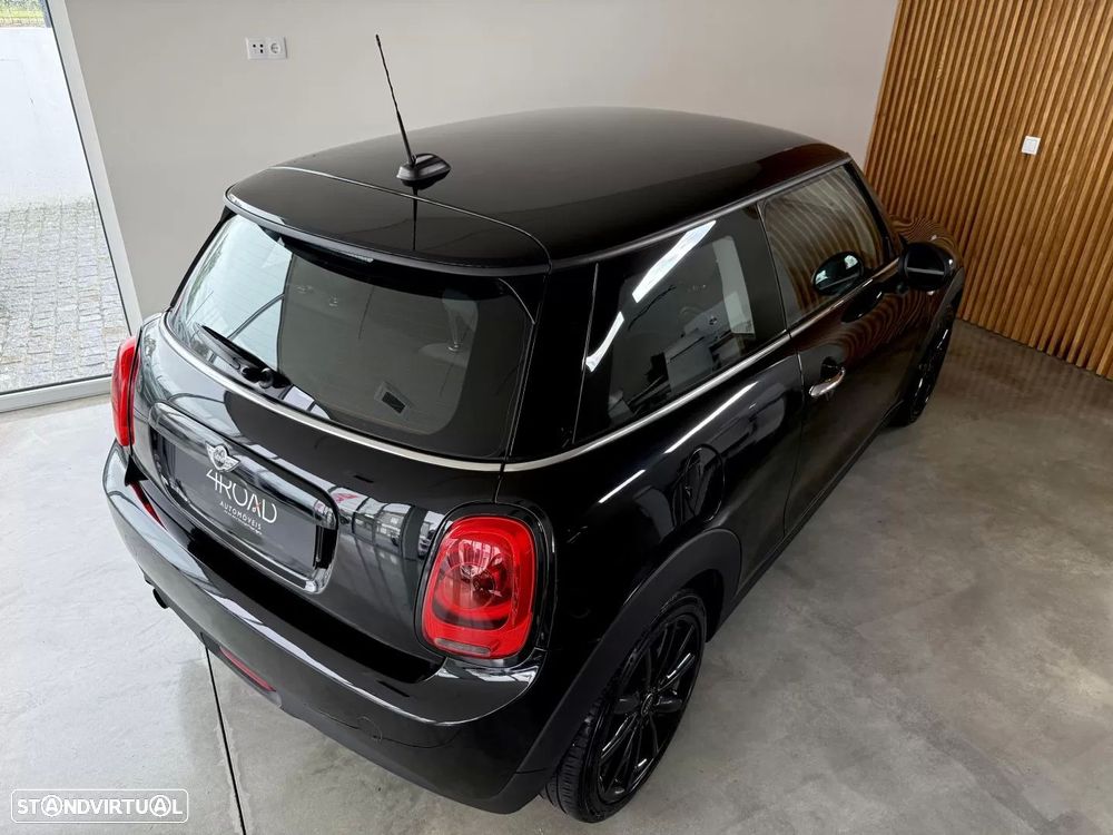 MINI 3 Portas One D - 19