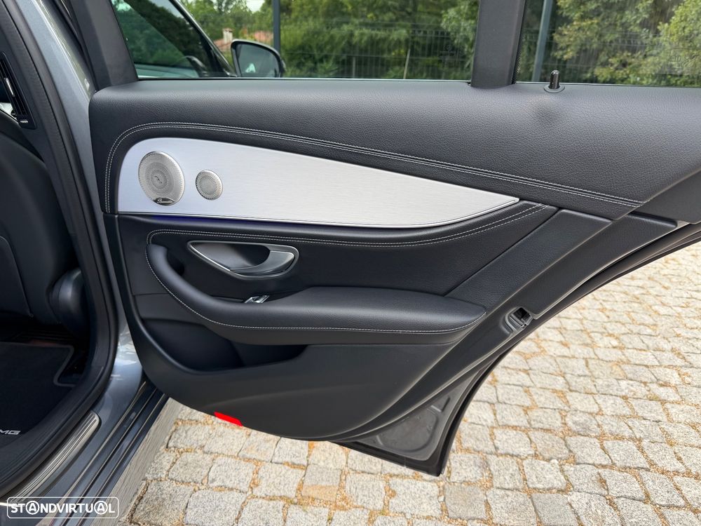 Mercedes-Benz E 300 de 9G-TRONIC AMG Line - 18