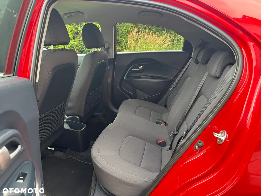 Kia Rio - 22