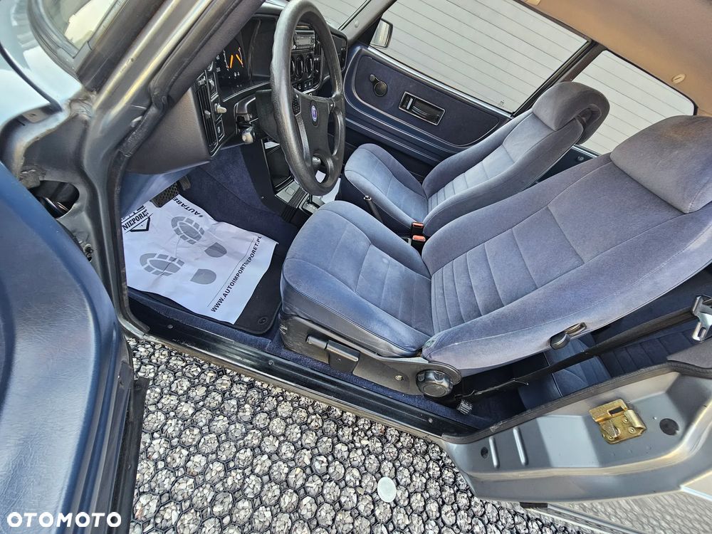Saab 900 - 10