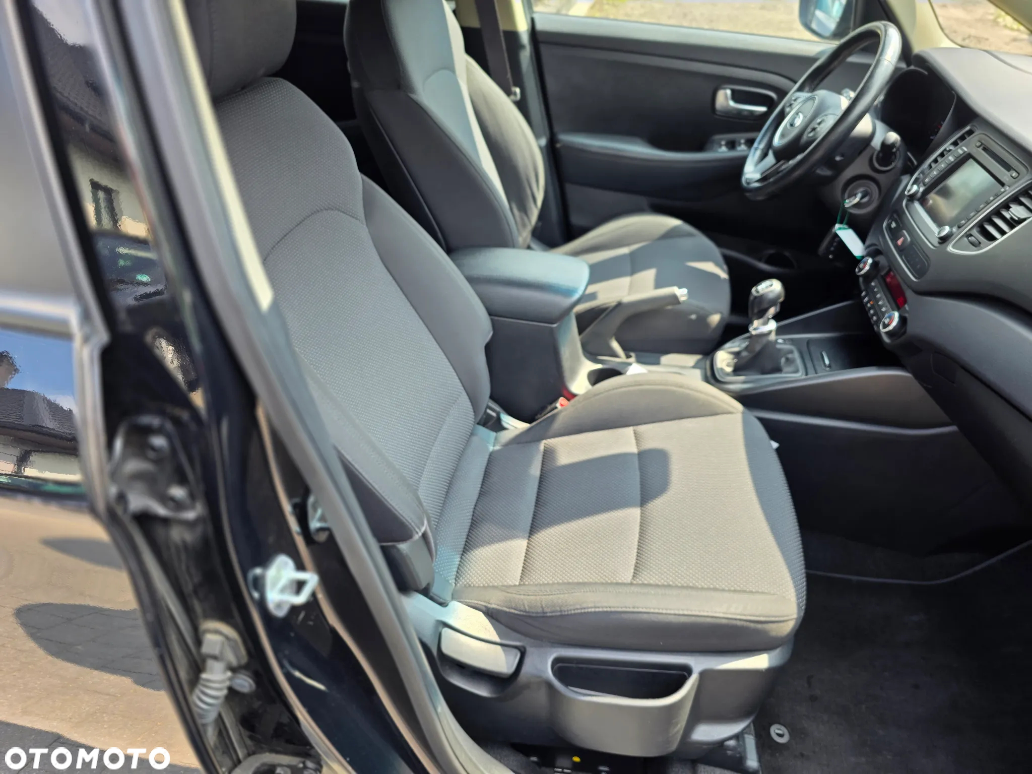 Kia Carens 1.7 CRDi 115 Fifa World Cup Edition - 12