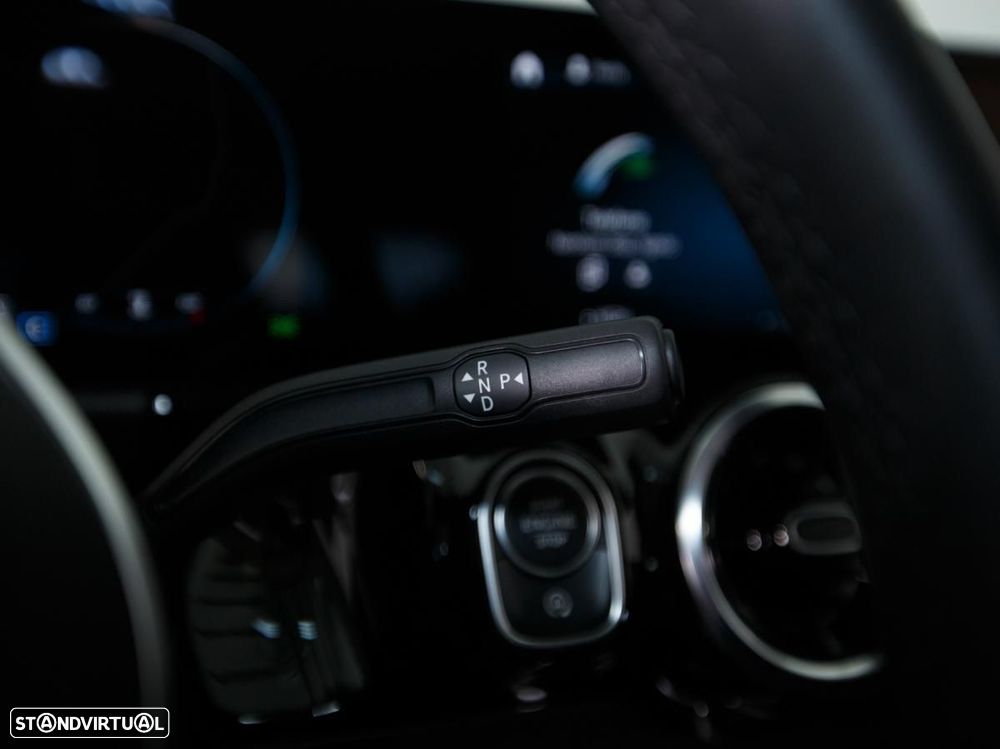 Mercedes-Benz GLA 180 7G-DCT Progressive - 22