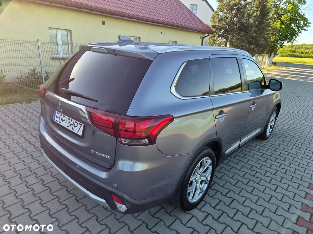 Mitsubishi Outlander - 3