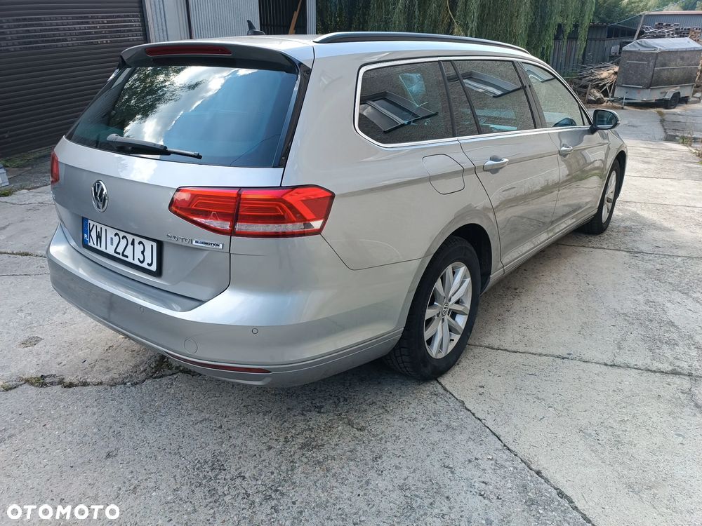 Volkswagen Passat - 4
