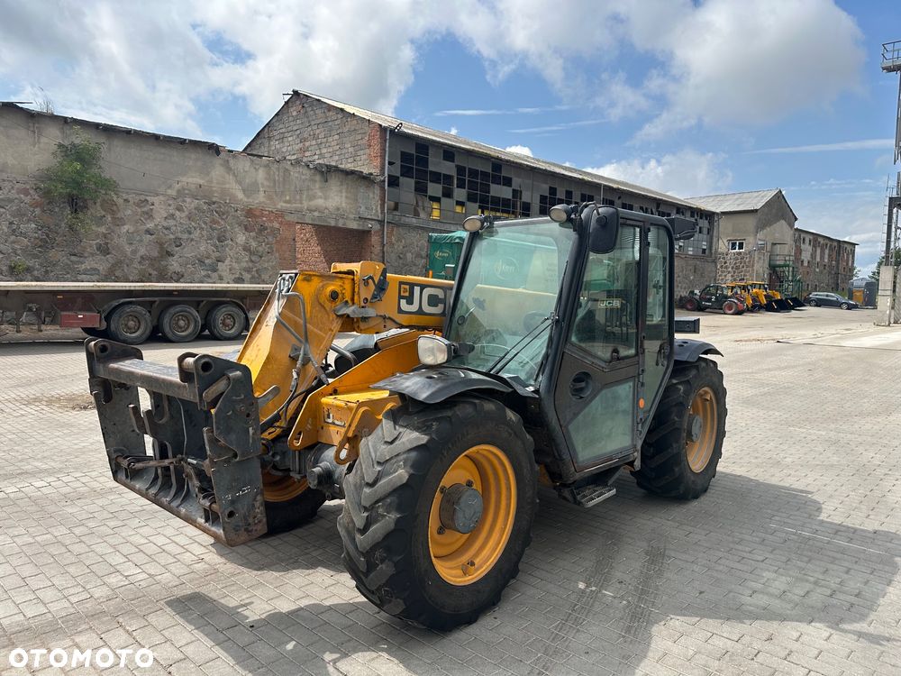 JCB 527-58 Agri - 5