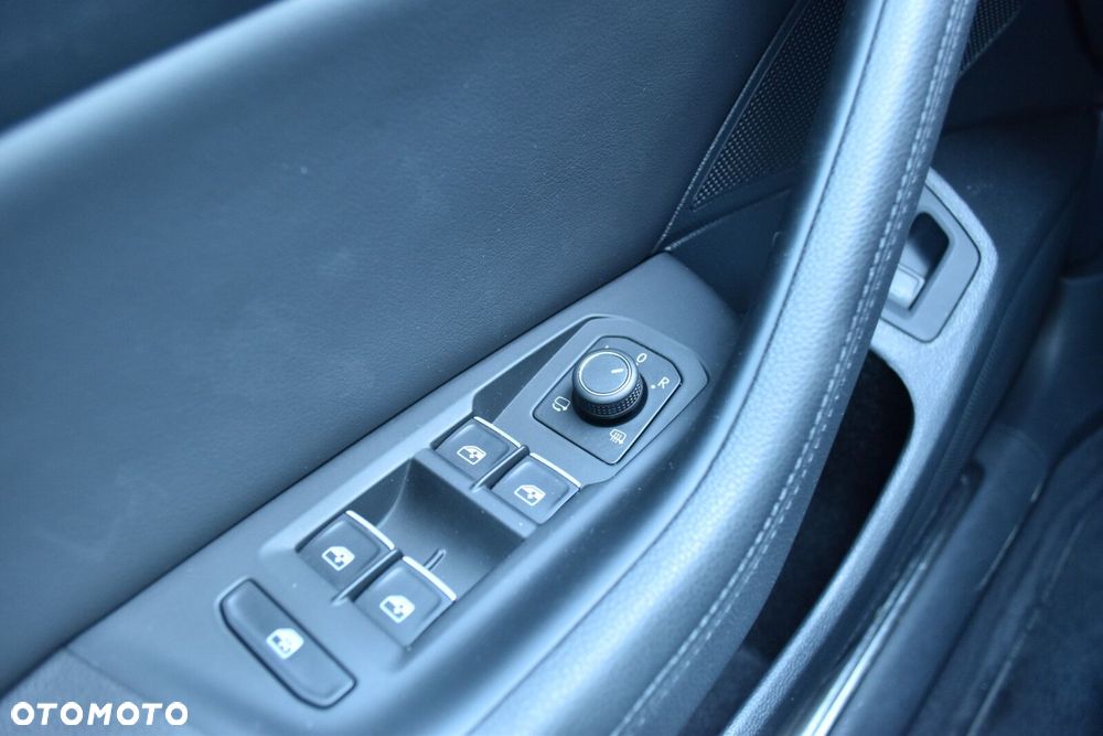 Volkswagen Passat - 26