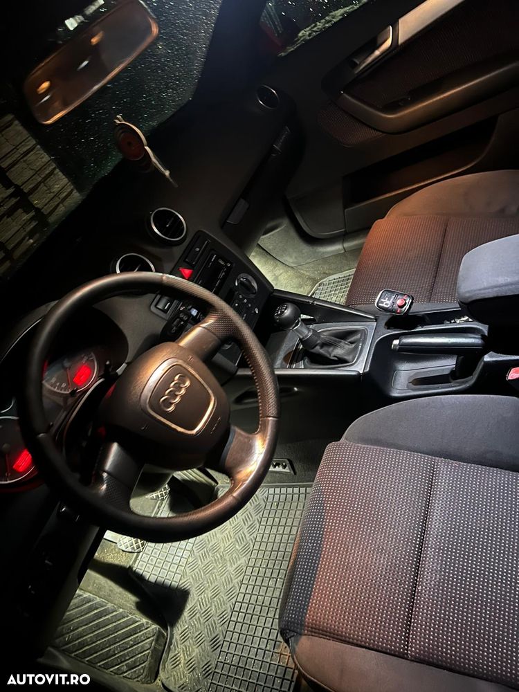 Audi A3 Sportback 2.0 TDI DPF Ambiente - 6