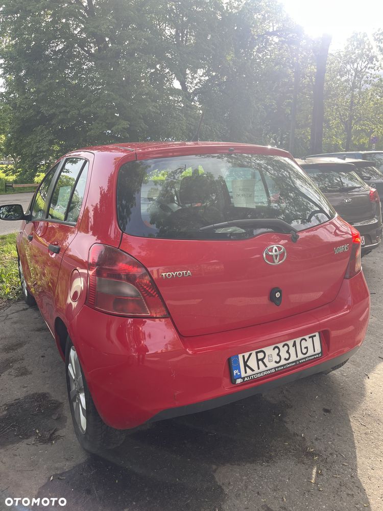 Toyota Yaris 1.3 Luna Premium - 5