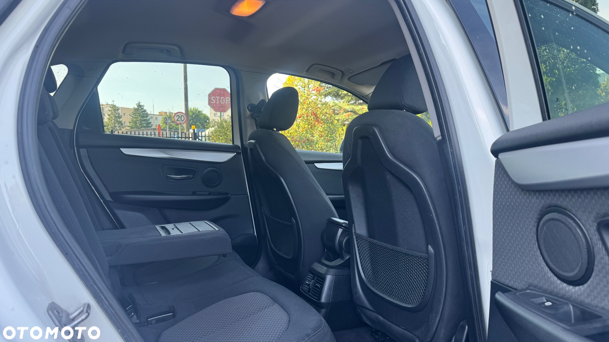BMW Seria 2 218d - 8