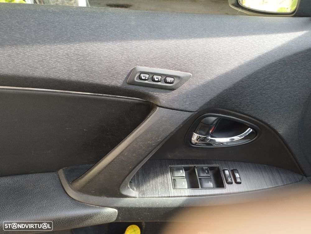 Toyota Avensis SW 2.0 D-4D - 5