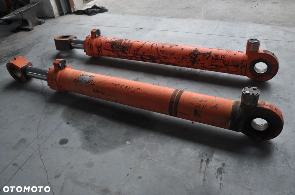 Silownik hydrauliczny  koparka Atlas - 3