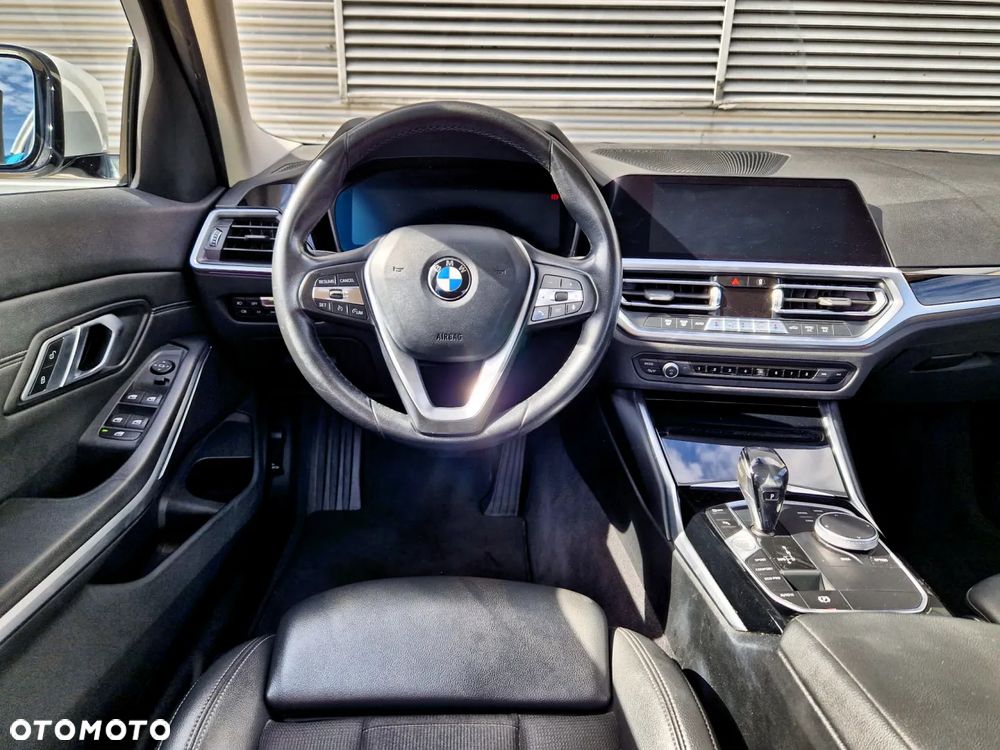 BMW Seria 3 318d Sport Line - 20