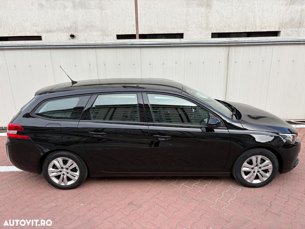 Peugeot 308 PureTech 130 GPF EAT8 Stop & Start Active Business-Paket - 15