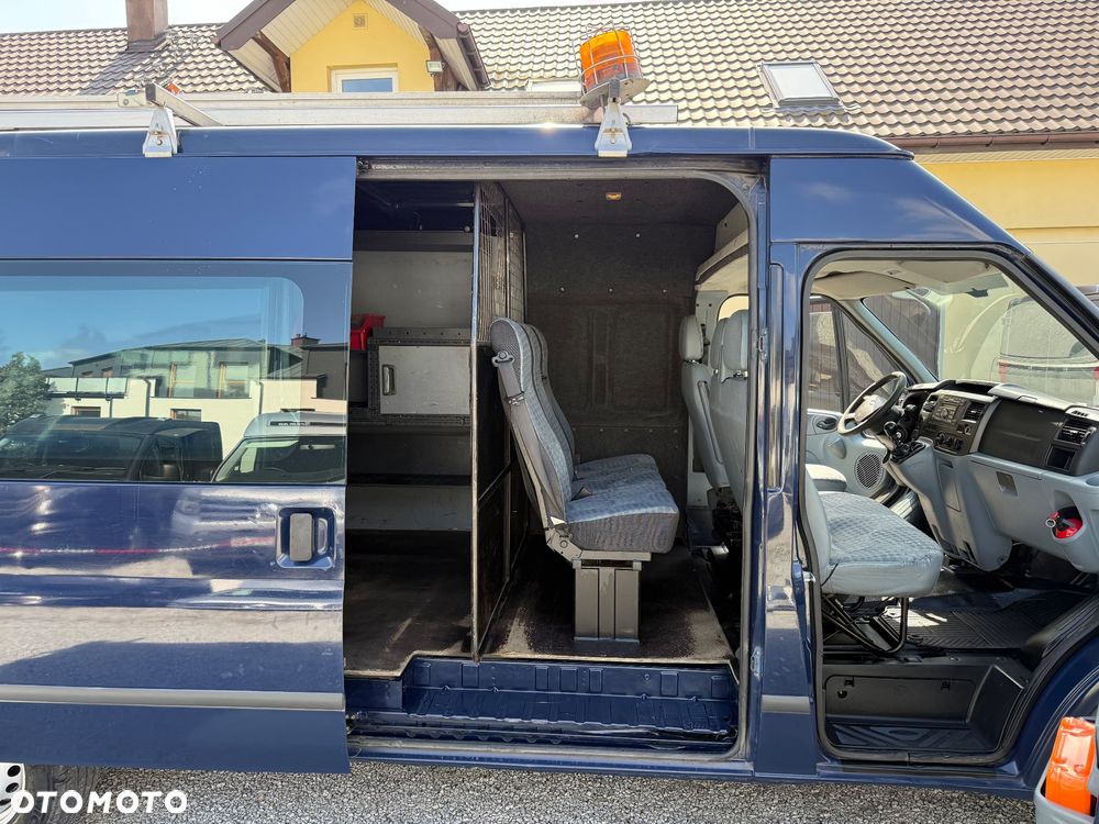 Ford Transit Furgon Brygadowy 6 os. 4x4 L3H2 2.2 TDCI 125KM 4x4 - 20