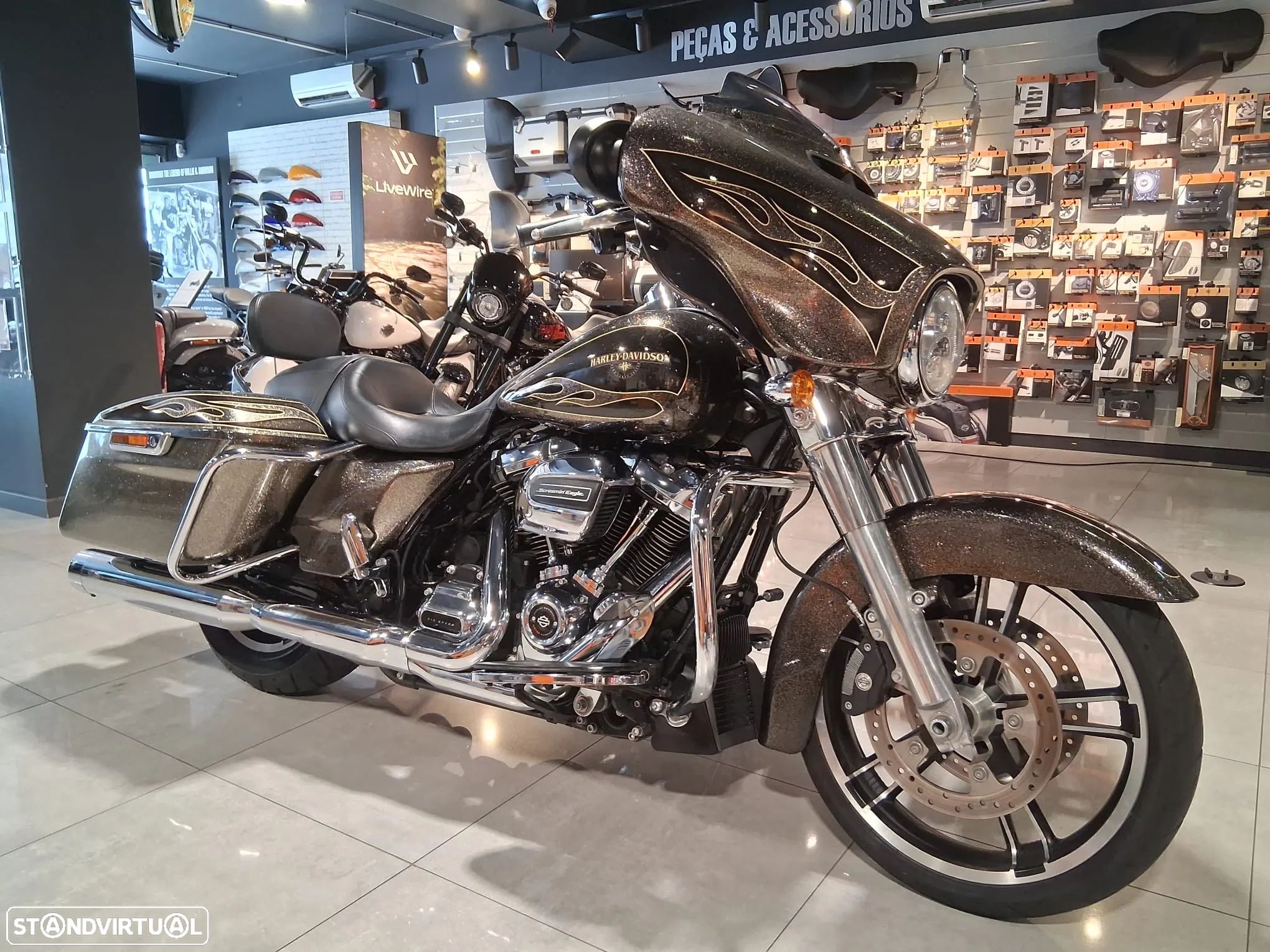 Harley-Davidson Street GLIDE SPECIAL - 1