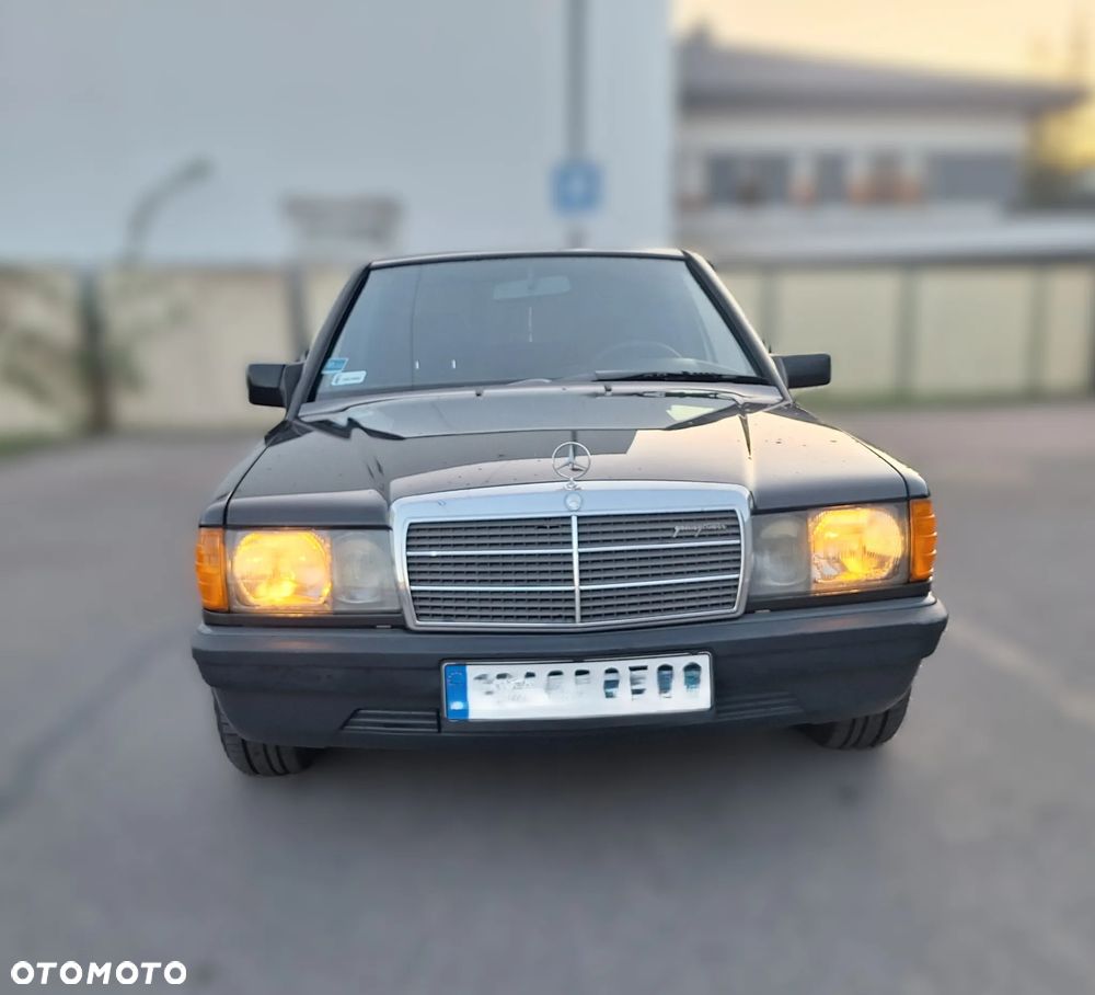 Mercedes-Benz W201 (190) - 4