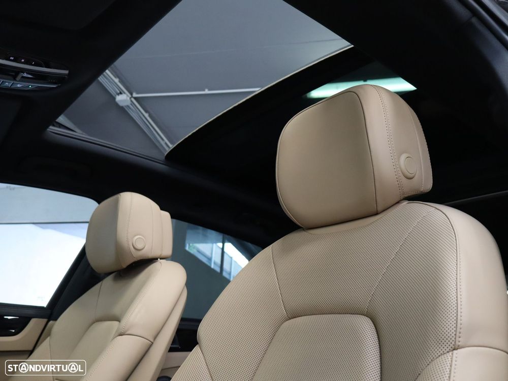 Porsche Cayenne Platinum Edition - 13