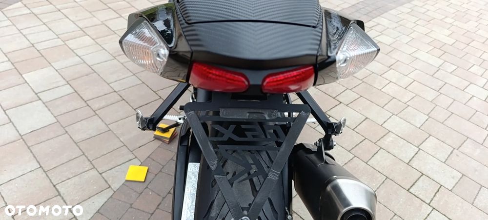 Suzuki GSX - 31