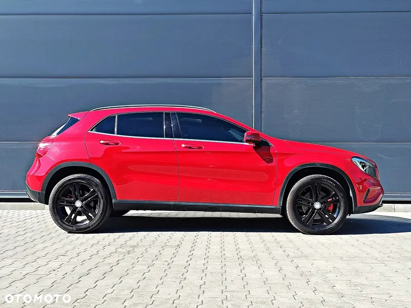 Mercedes-Benz GLA 250 4-Matic - 6