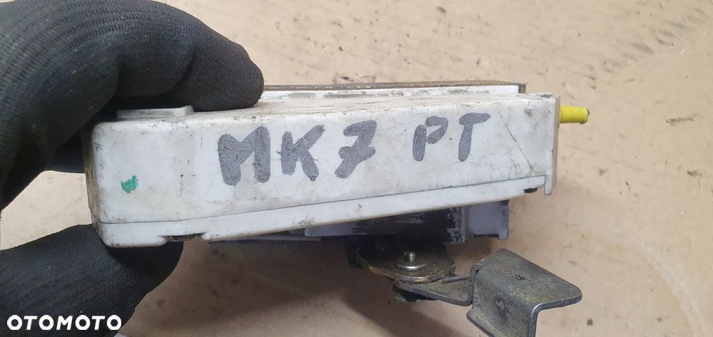 Zamek drzwi prawy tył tylny prawy Ford Escort MK7 93BG-220A20-BA - 7