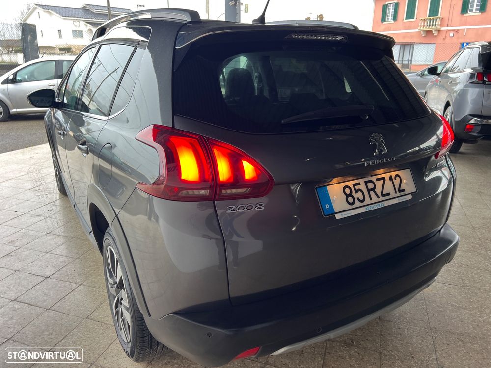 Peugeot 2008 1.2 PureTech Allure - 12