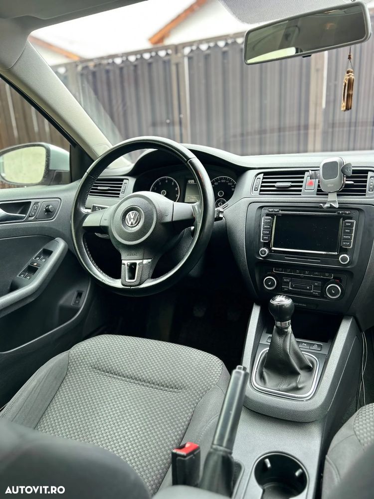 Volkswagen Jetta - 23