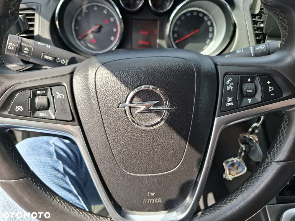 Opel Insignia 1.8 - 16