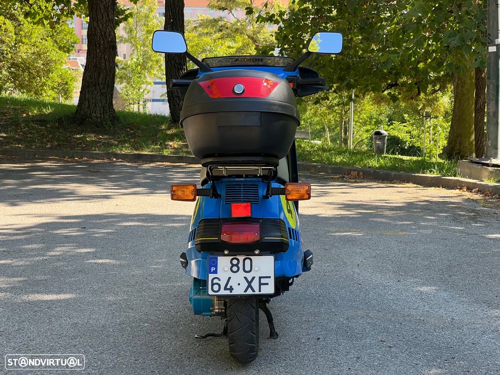 Honda Lead Rothmans - 4