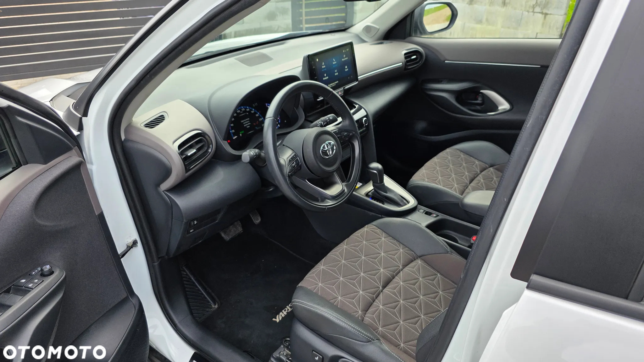 Toyota Yaris Cross Hybrid 1.5 Executive - 21