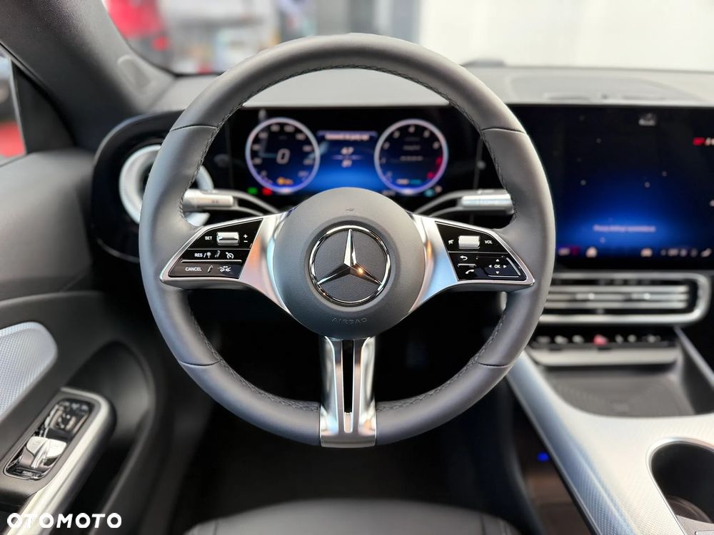 Mercedes-Benz CLA - 13