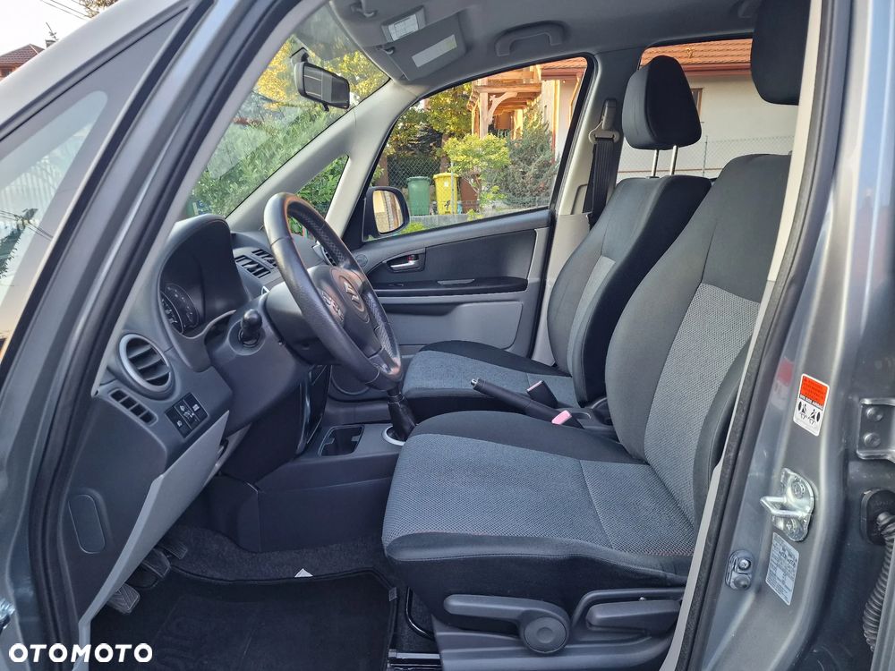 Suzuki SX4 1.6 VVT 4x4 Comfort - 25