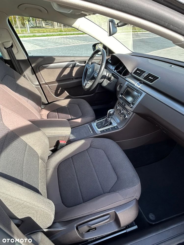 Volkswagen Passat 2.0 TDI Comfortline DSG - 16