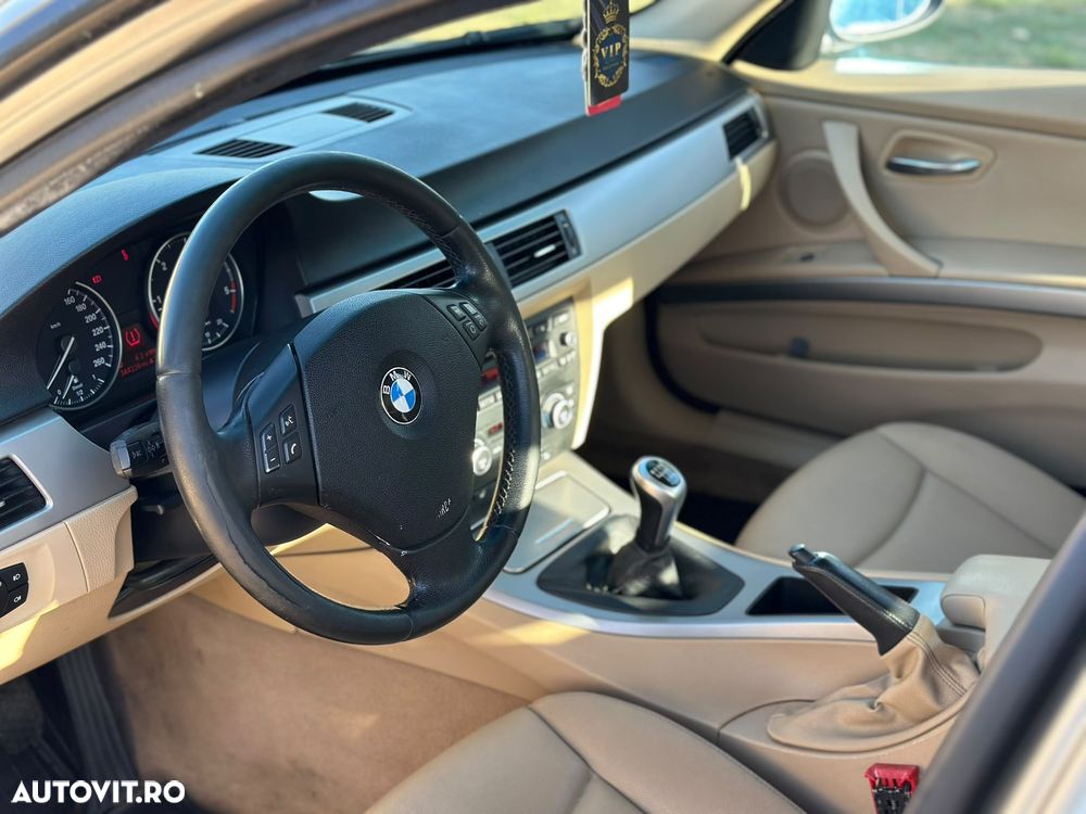 BMW Seria 3 318d - 23