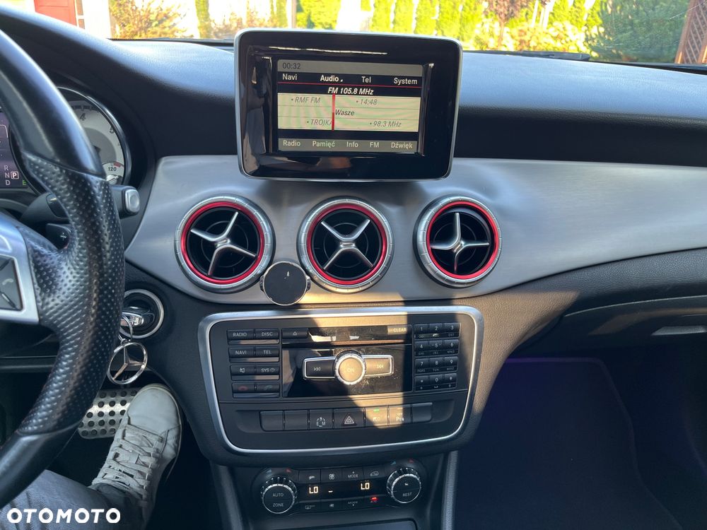 Mercedes-Benz CLA 200 CDI 7G-DCT AMG Line - 28