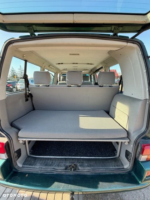 Volkswagen Multivan - 10