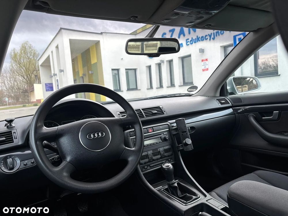 Audi A4 Limousine - 5