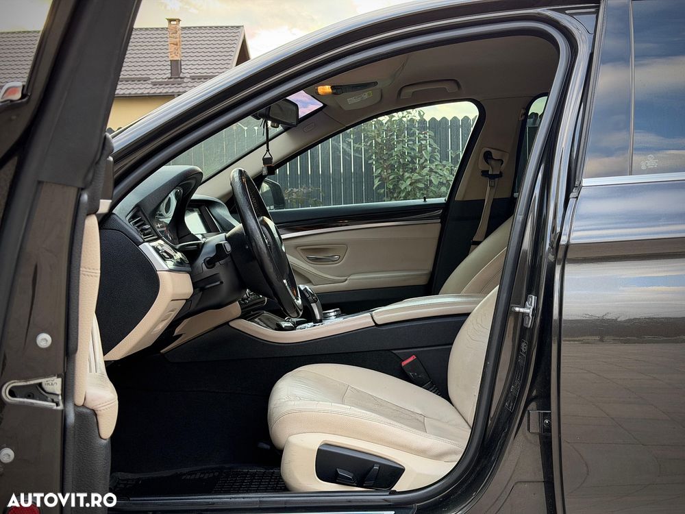 BMW Seria 5 520d Aut. Luxury Line - 12